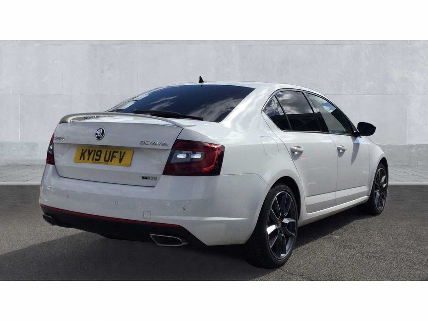 SKODA Octavia vRS Estate (2017) 2.0 TSI vRS 245