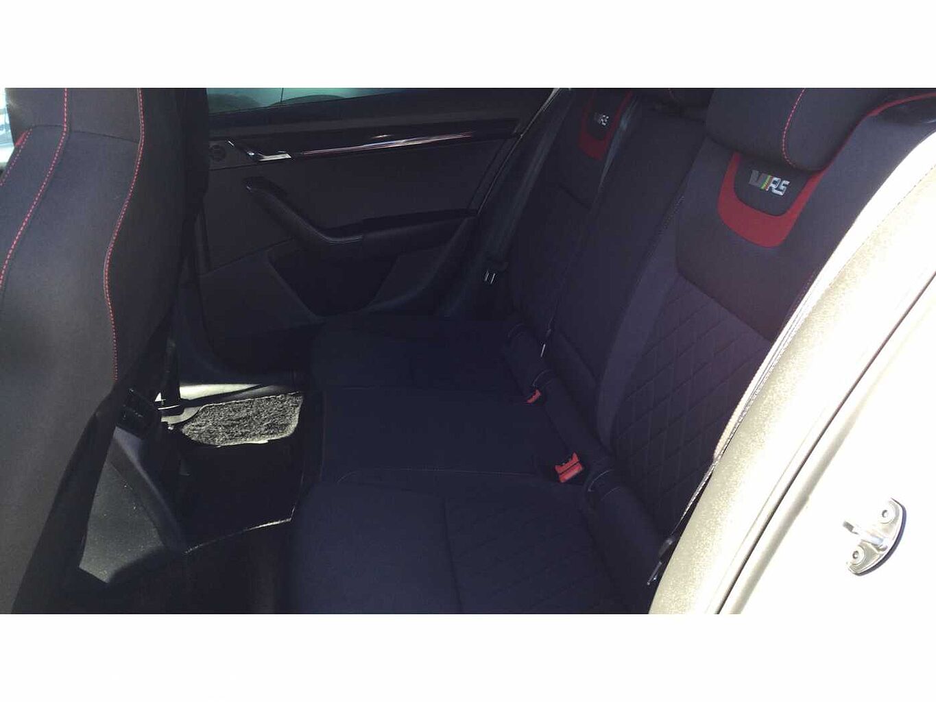 SKODA Octavia vRS Estate (2017) 2.0 TSI vRS 245